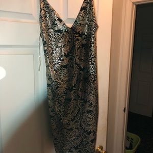 Black and gold mini fashion nova dress!